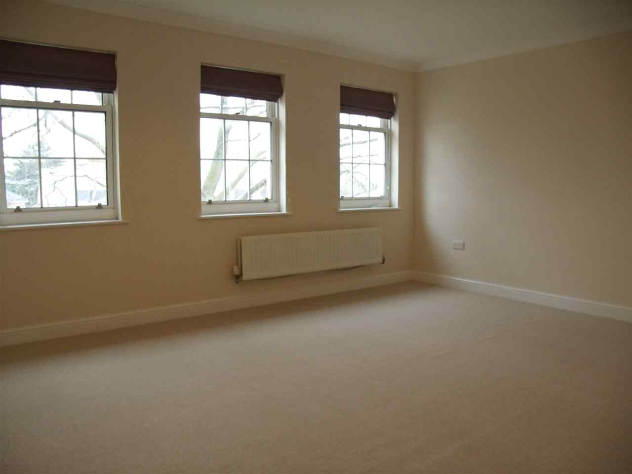 resized-2349823-sitting room.jpg